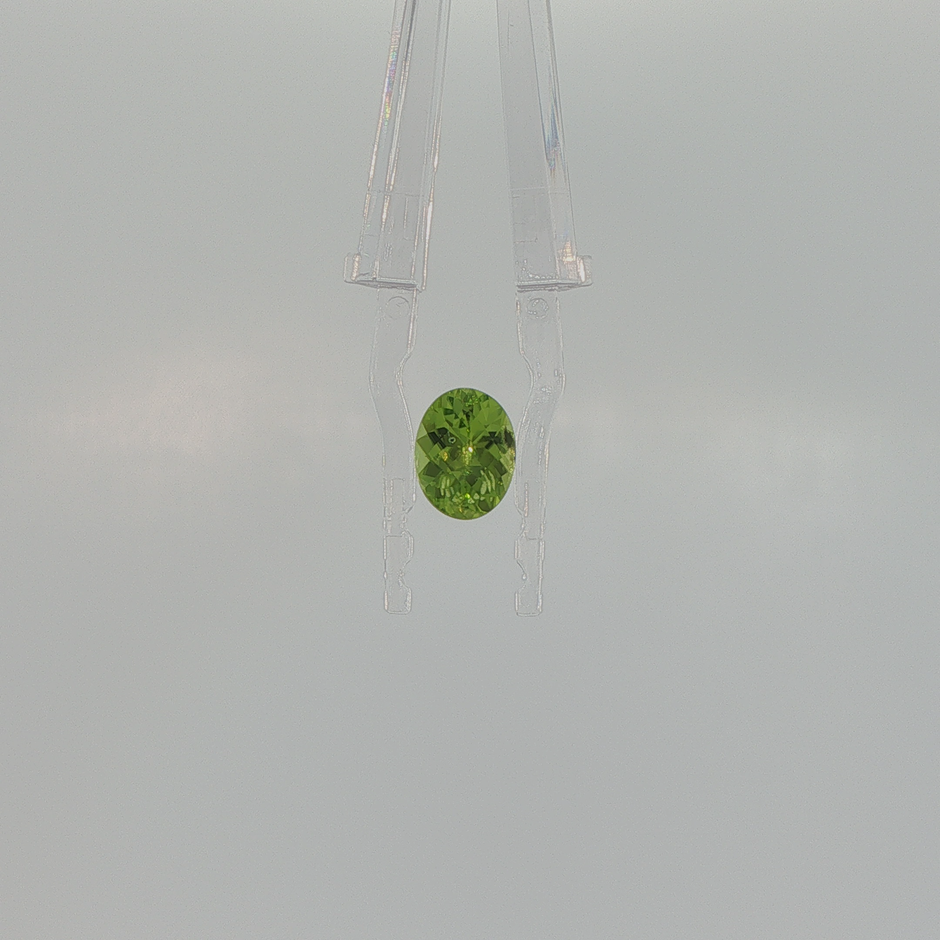 Peridot 1.47 ct Oval Mixed Cut