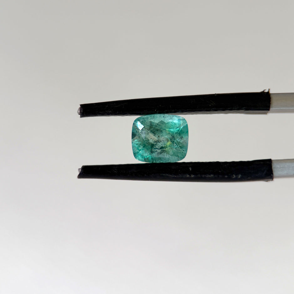 Emerald 0.87 ct Green Cushion