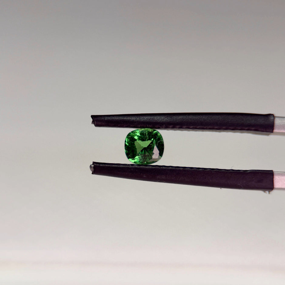 Tsavorite 0.60 ct Green Cushion
