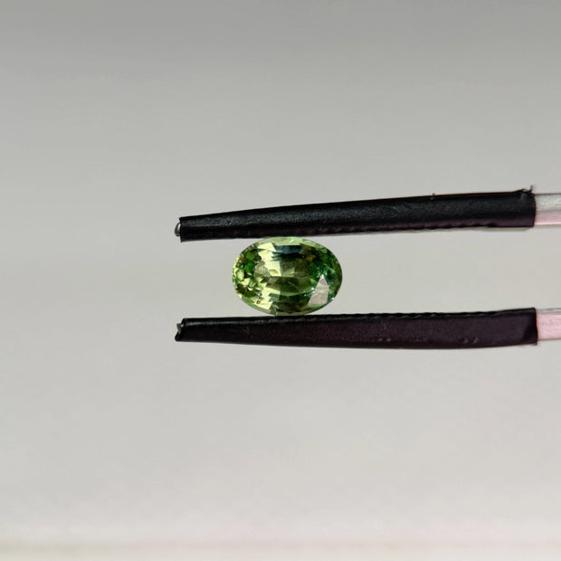 Peridot 0.87 ct Green Oval